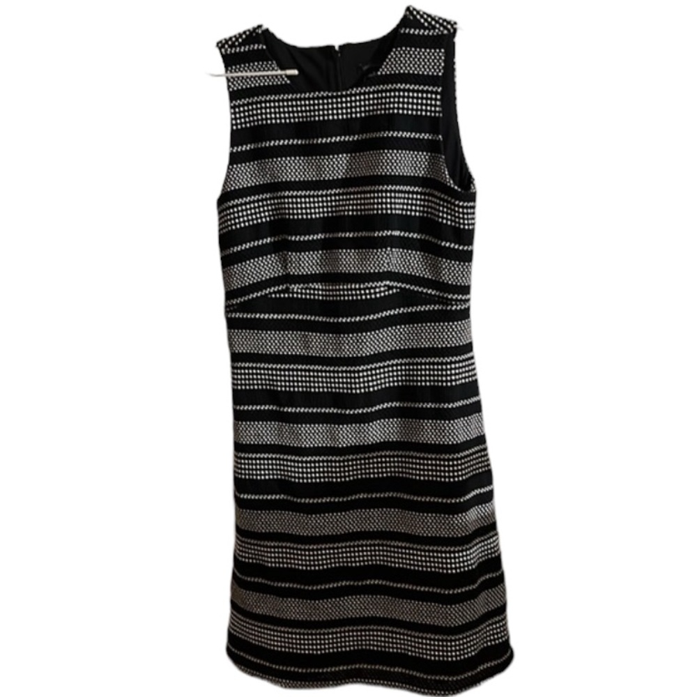 Ann Taylor  size 4 black & white print sleeveless dress back zip,lined NWT